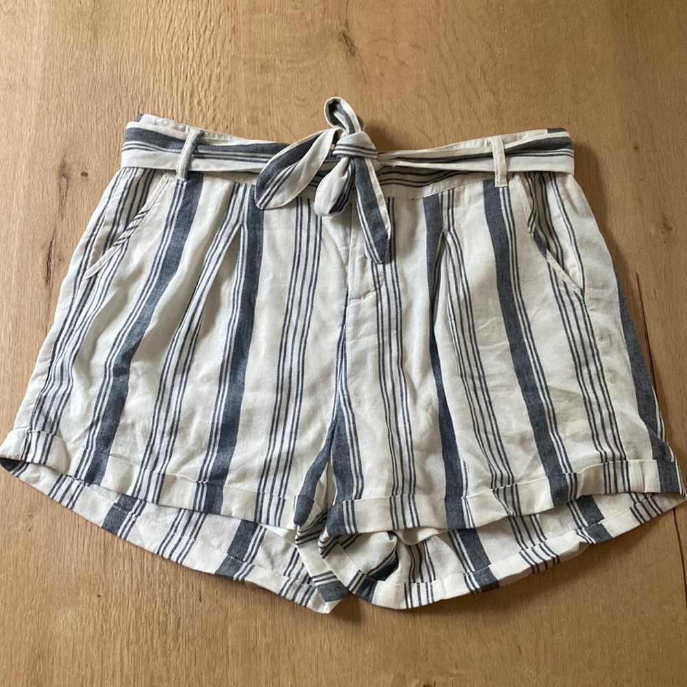 Torrid High-rise linen shirts size 14 NWT